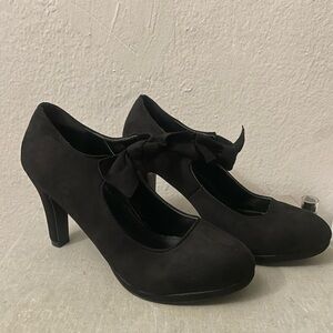 Tinstree closed toe high heels
